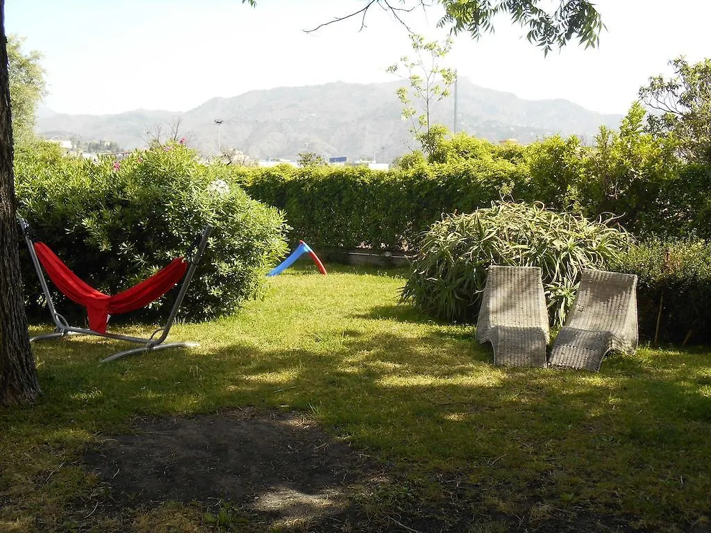 Villa Hibiscus Giardini Naxos 0*,