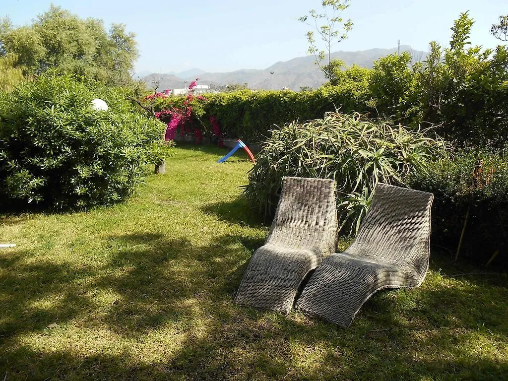 Villa Hibiscus Giardini Naxos Apartment